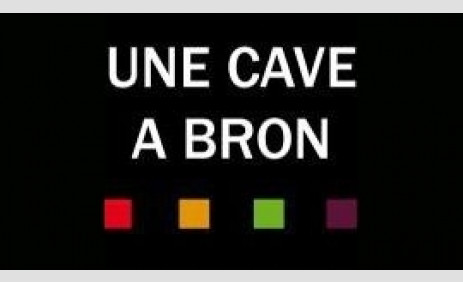 UNE CAVE A BRON